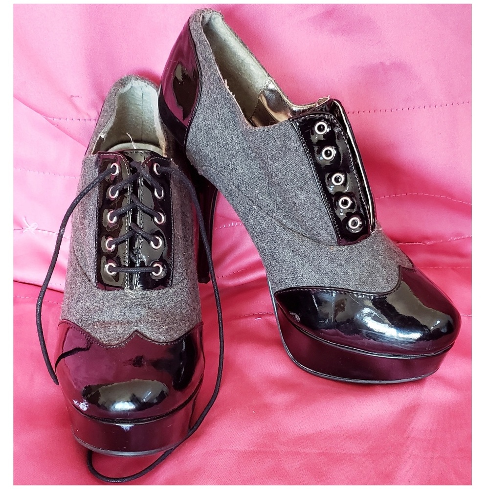 Heels - Picture 2 of 8